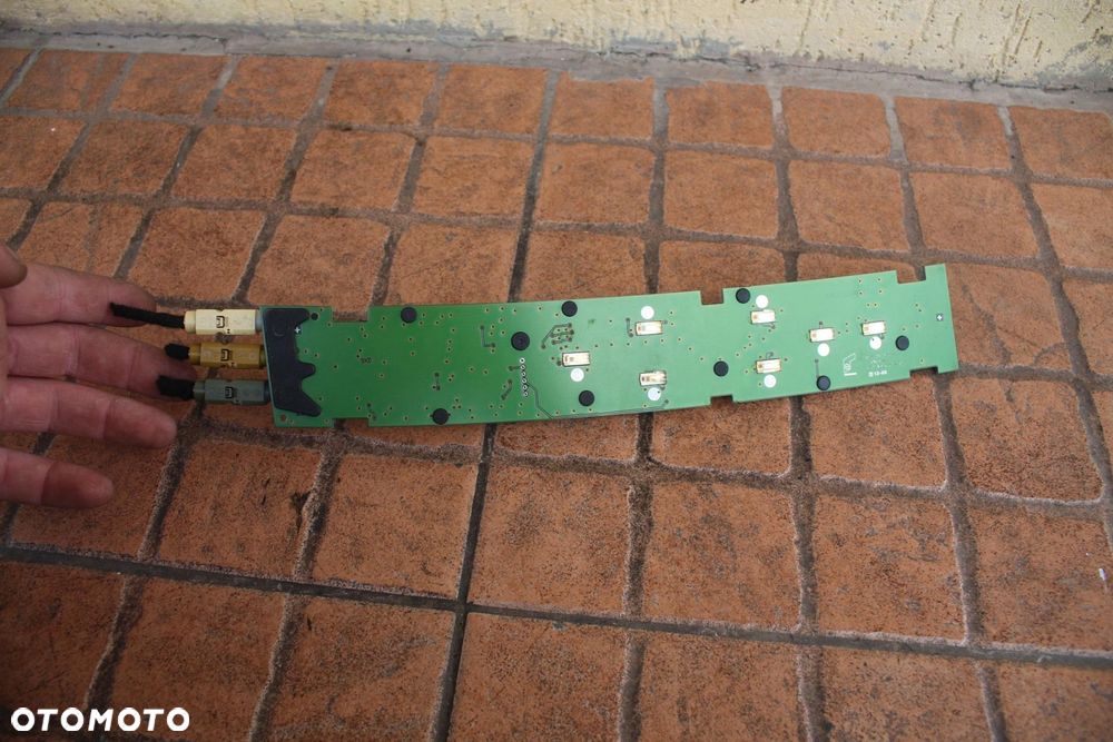 WZMACNIACZ ANTENY AUDI A4 B6 8E5035225F - 3