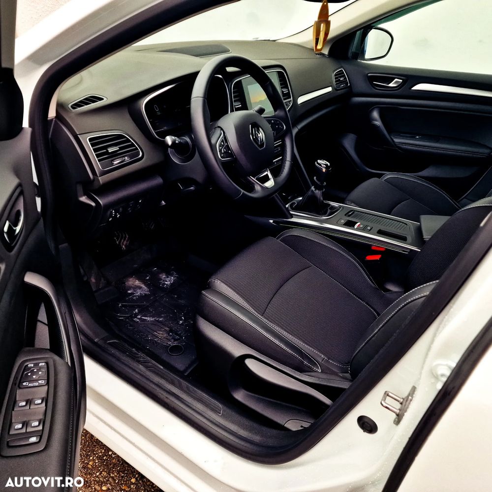 Renault Megane TCe 140 GPF Intens - 10