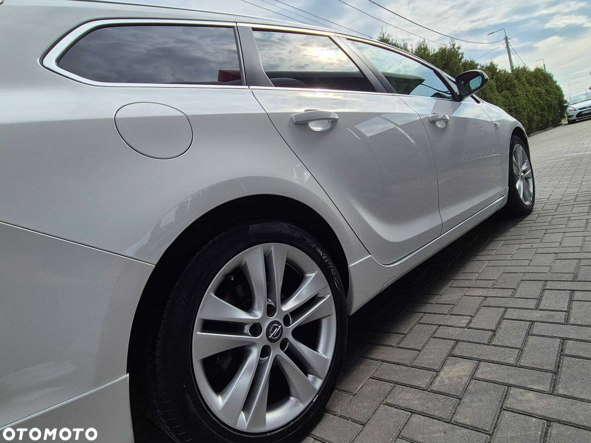Opel Astra 1.6 Turbo Caravan Cosmo - 23