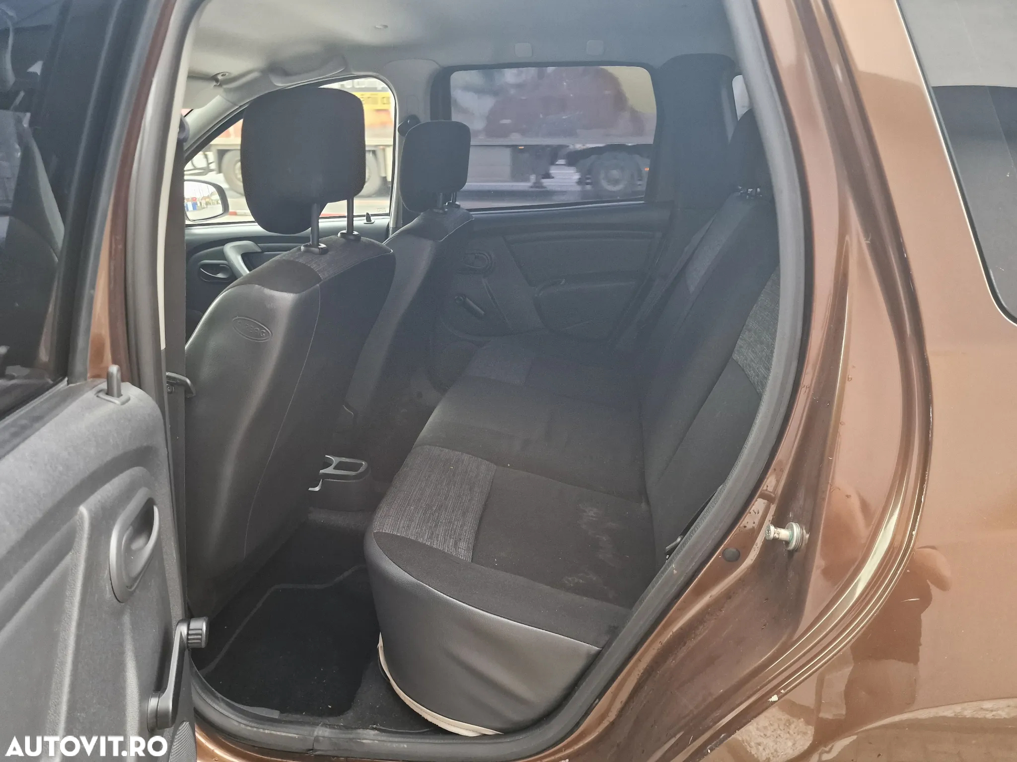 Dacia Duster 1.6 4x2 Laureate - 15