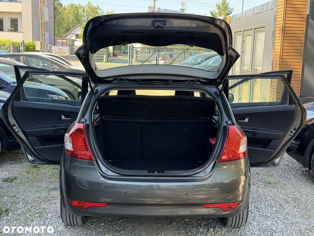 Kia Ceed - 26