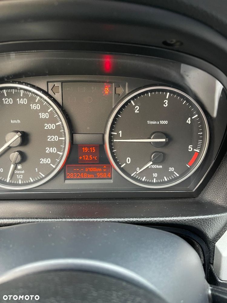 BMW Seria 3 318d - 14