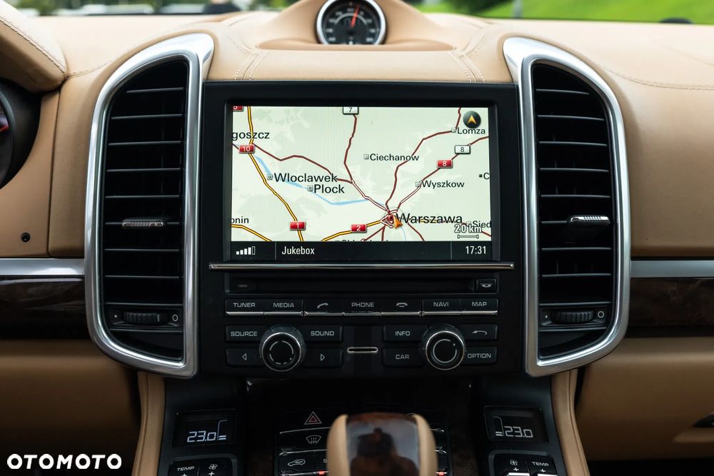 Porsche Cayenne S - 24