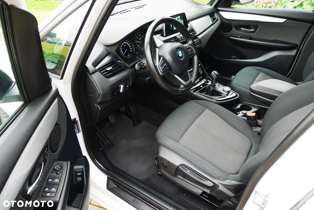 BMW Seria 2 218d Sport Line - 13