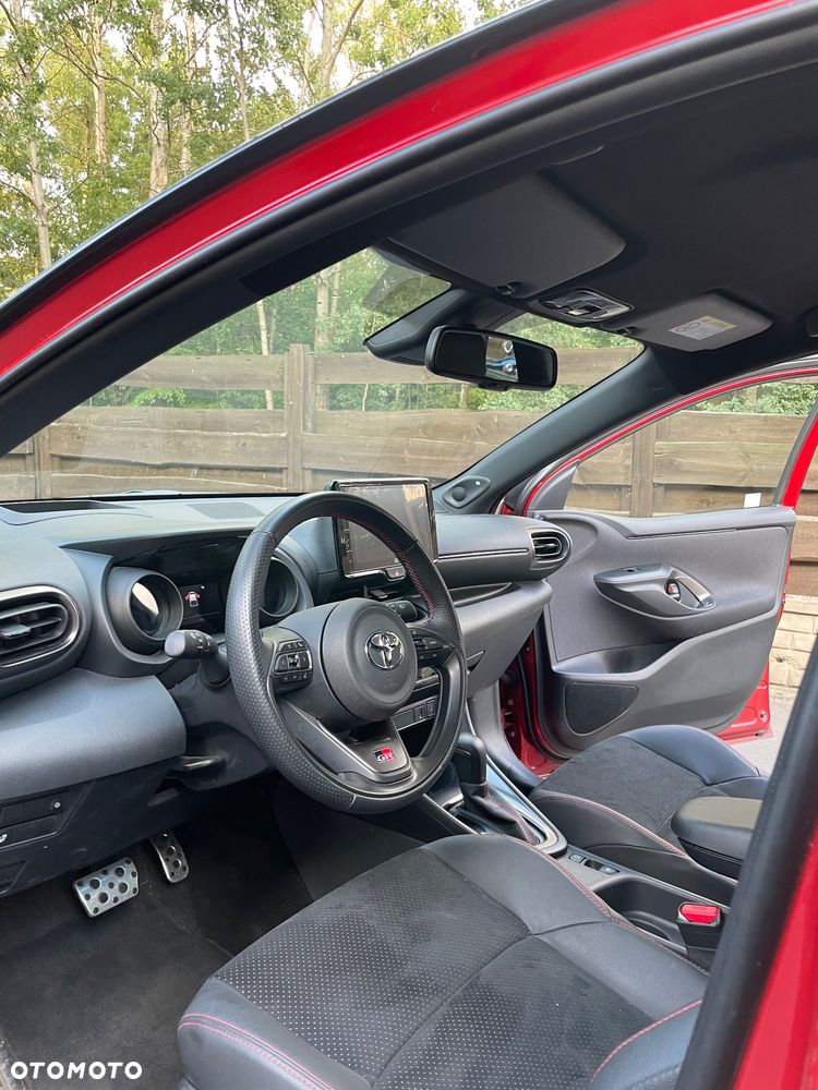 Toyota Yaris Hybrid 1.5 GR Sport - 8