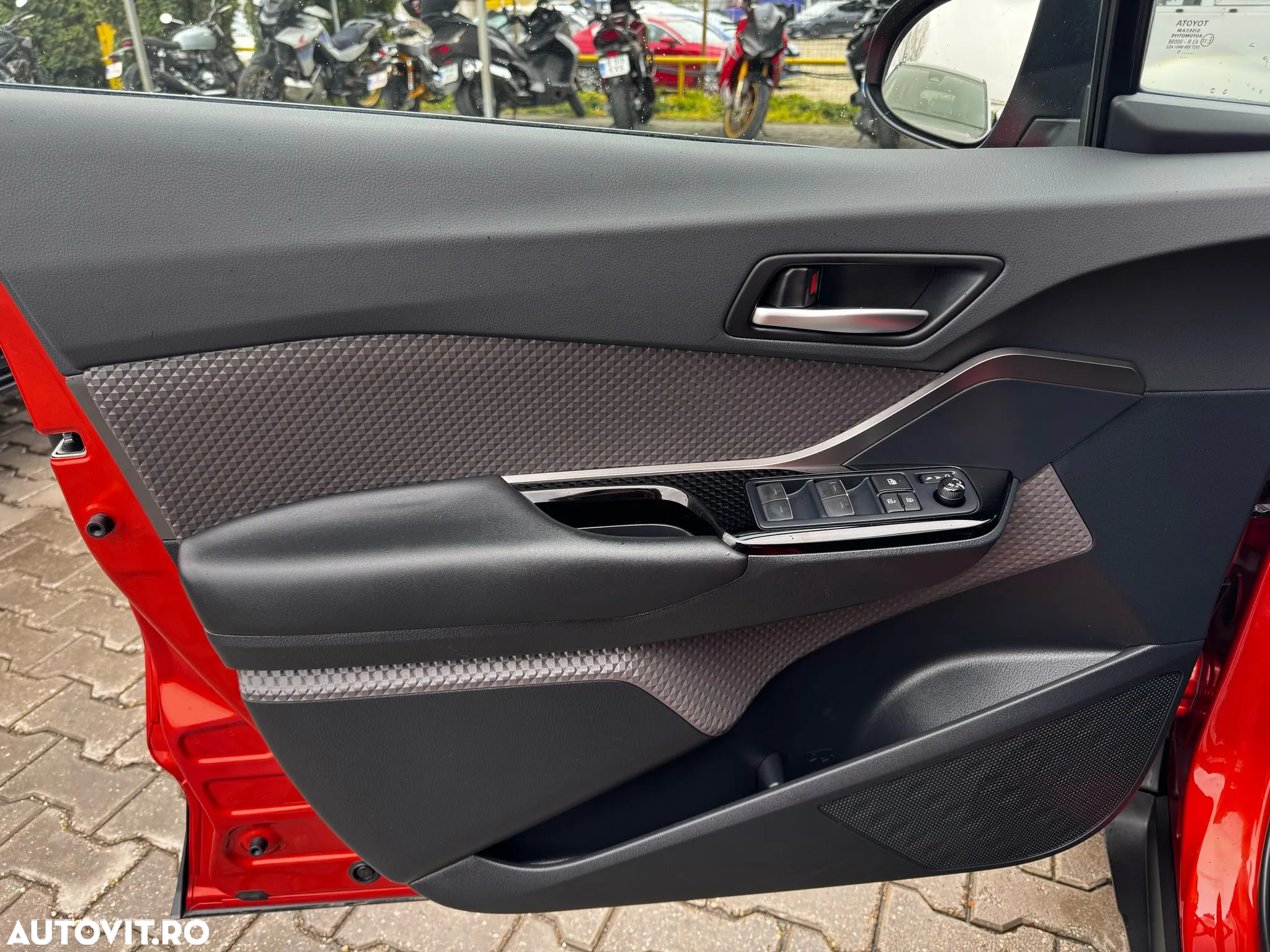 Toyota C-HR 2.0 HSD 184 CP 4x2 CVT Special Edition - 13
