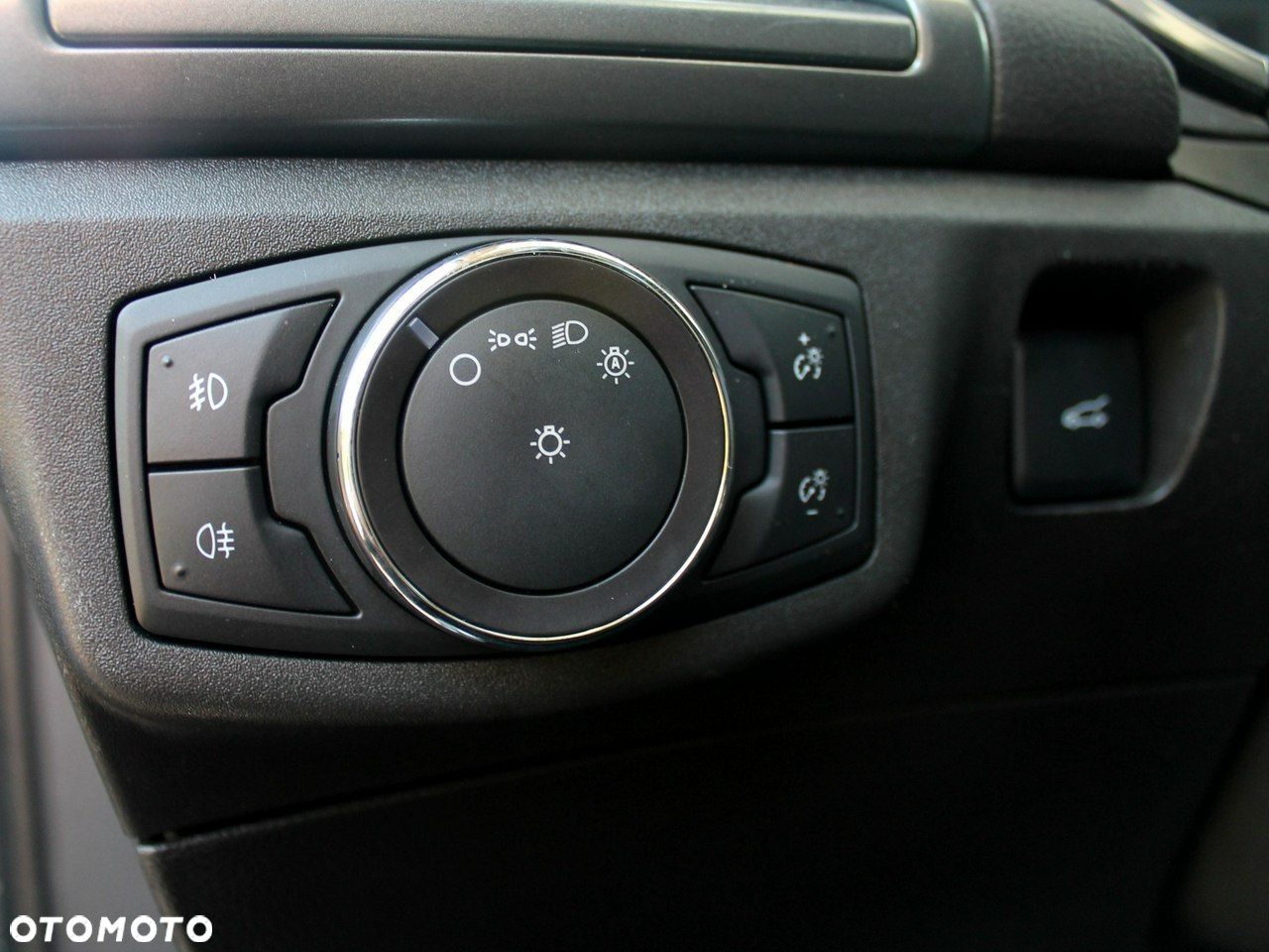 Ford Mondeo - 26