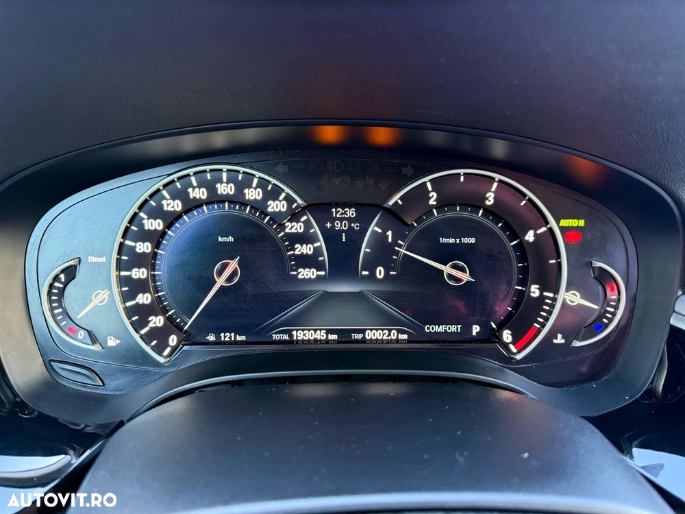 BMW Seria 5 520d Aut. Luxury Line - 15