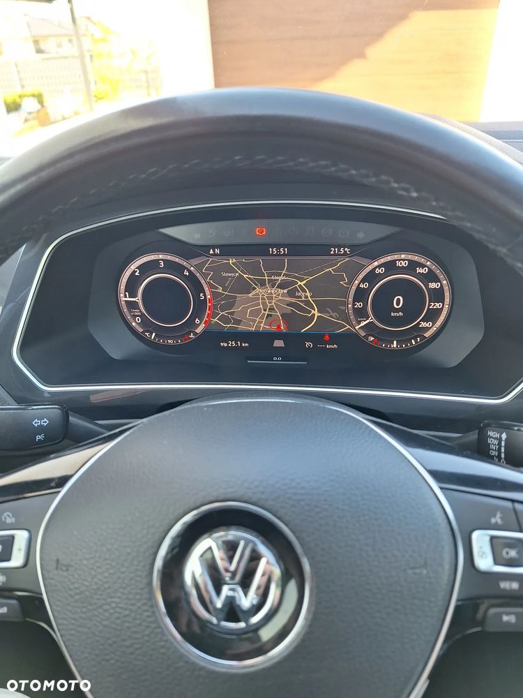 Volkswagen Tiguan - 11