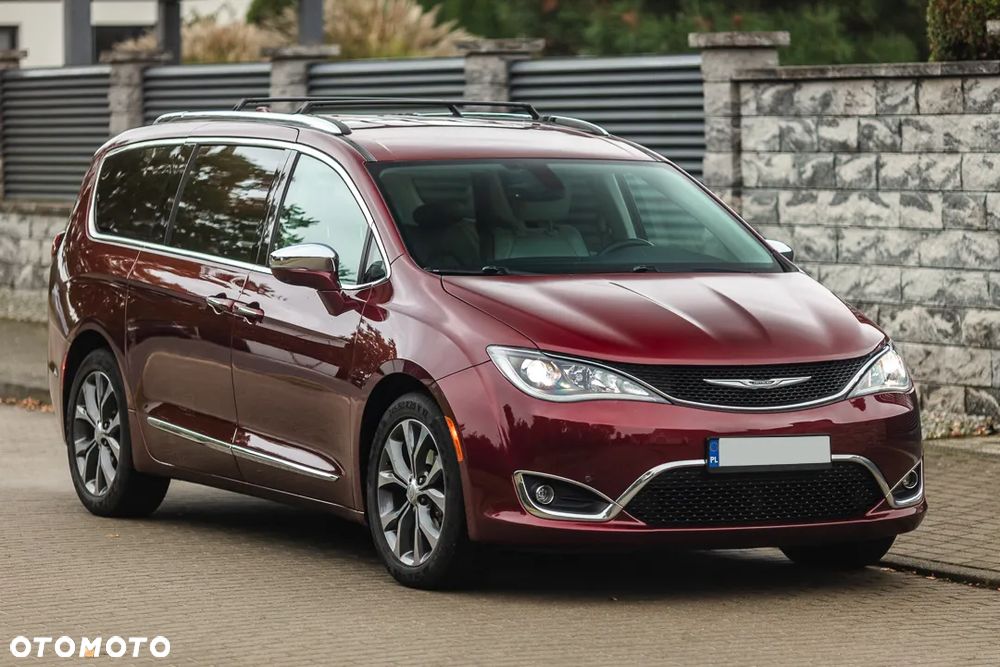 Chrysler Pacifica - 8