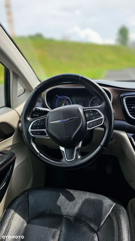 Chrysler Pacifica - 9
