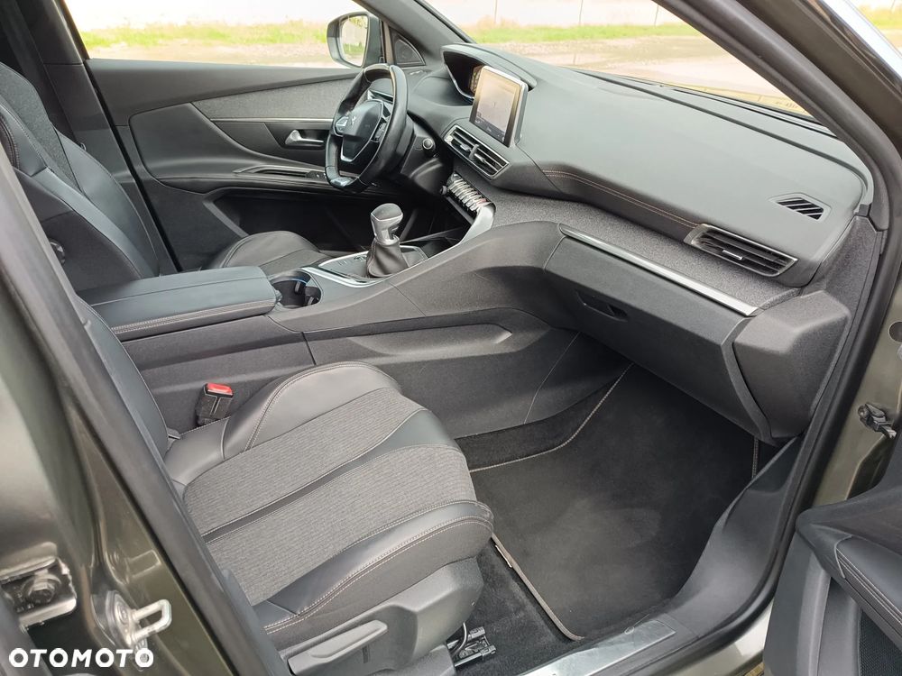 Peugeot 5008 BlueHDI 130 Allure Business-Paket - 22