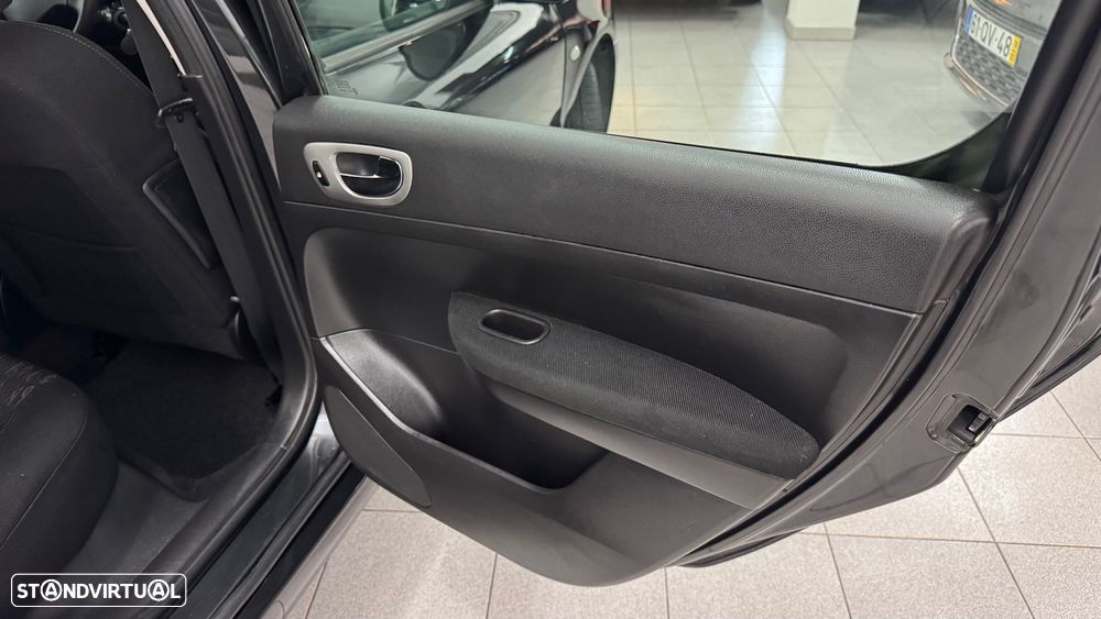 Peugeot 307 1.6 HDi XS Premium - 30