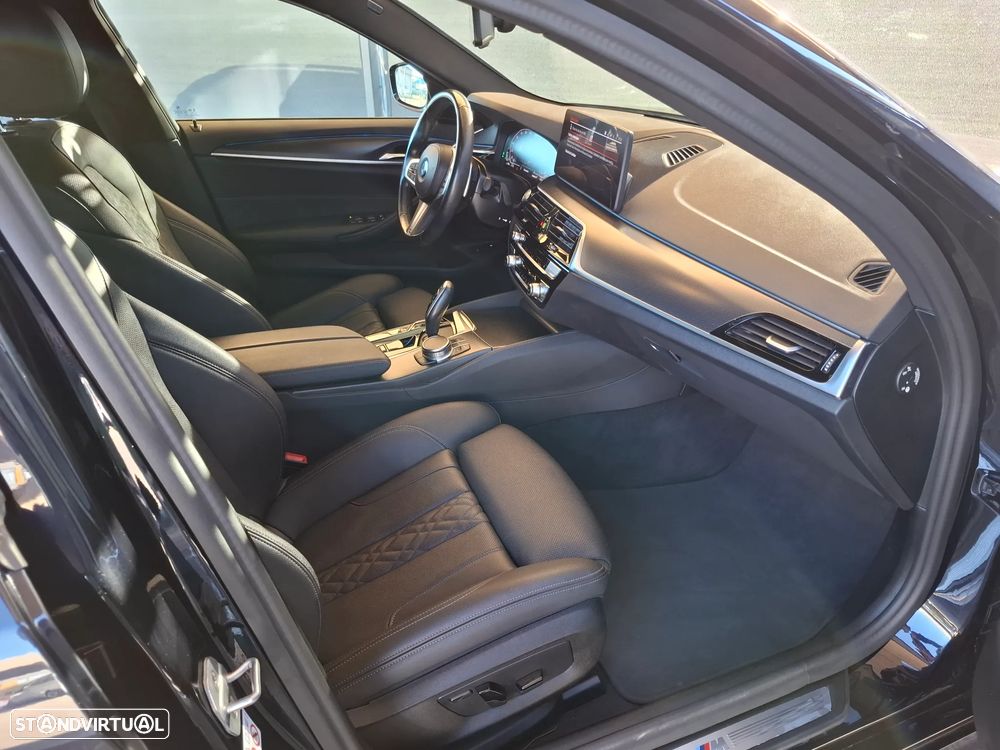BMW 530 e Pack Desportivo M Pro - 40