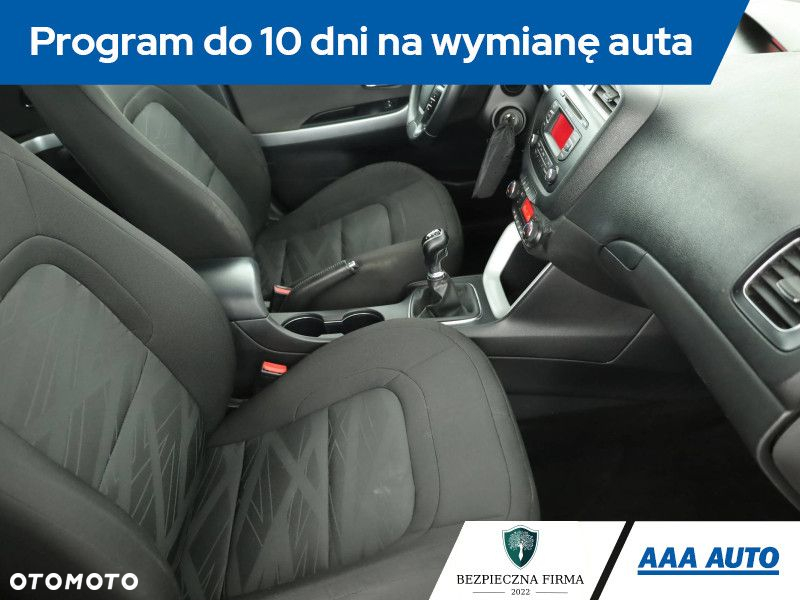 Kia Ceed - 8