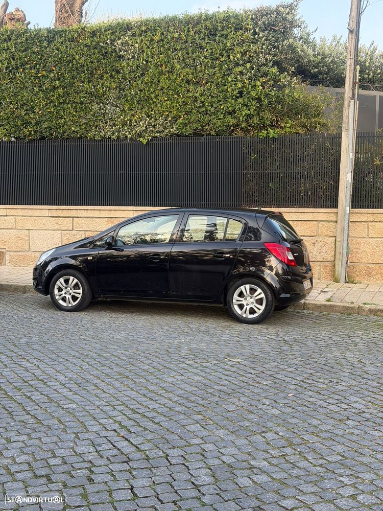 Opel Corsa 1.2 Enjoy - 1