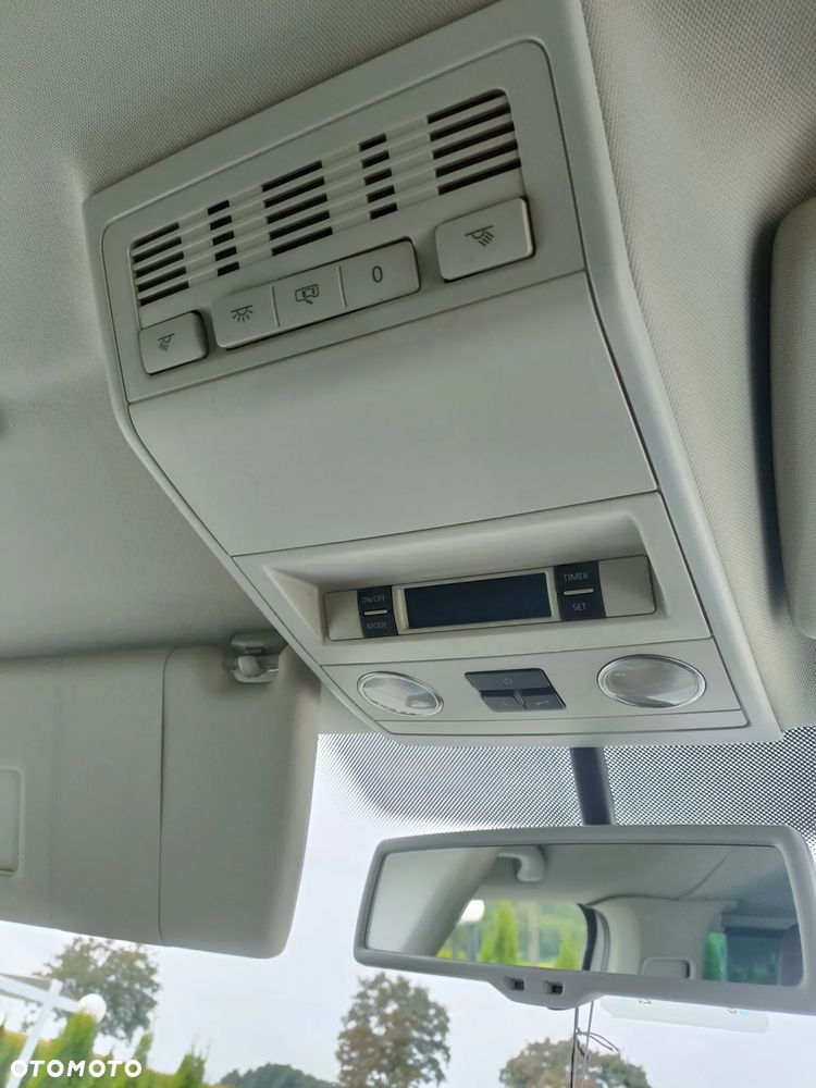 Volkswagen Multivan - 22
