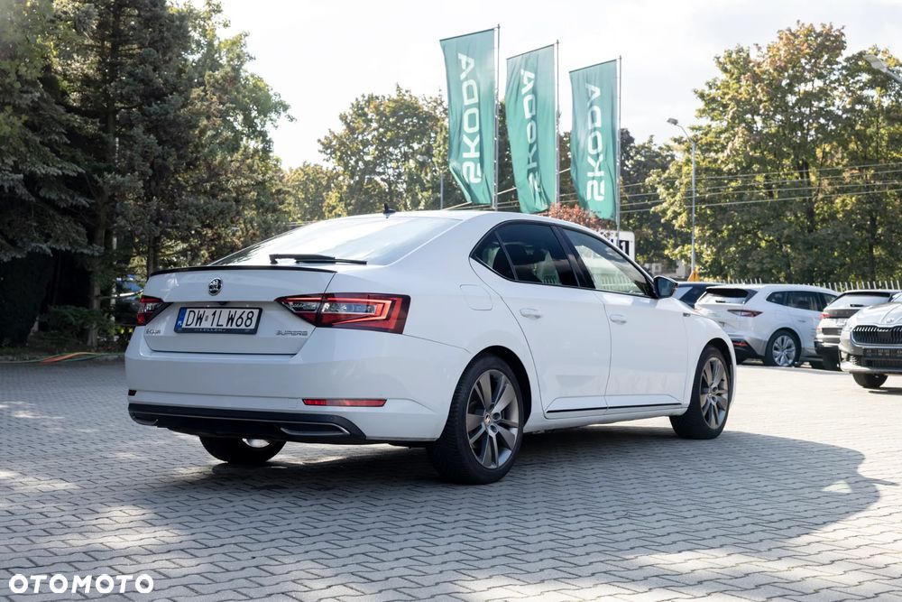 Skoda Superb 2.0 TDI Sportline DSG - 7
