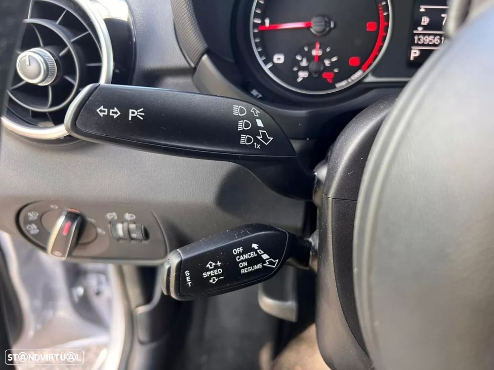 Audi A1 Sportback 1.4 TDI (ultra) S tronic - 17