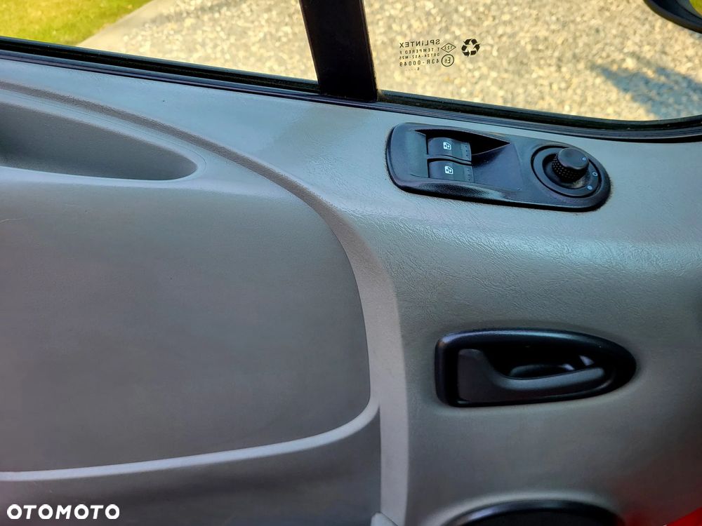 Renault Trafic - 19