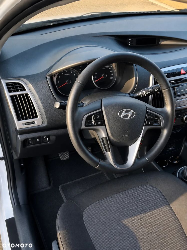 Hyundai i20 1.25 Comfort - 11