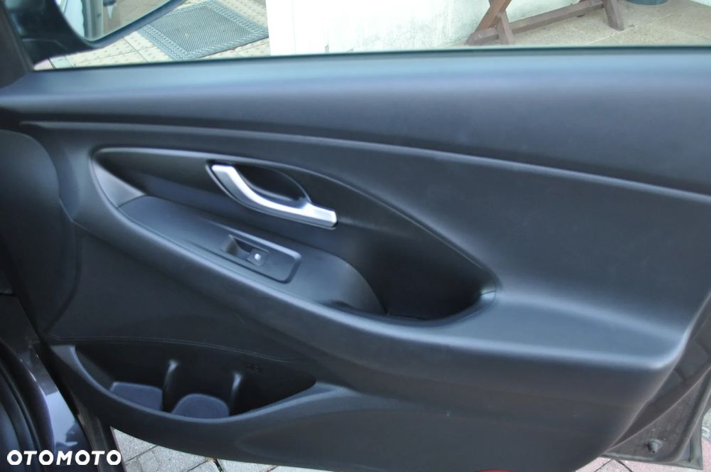 Hyundai i30 1.6 CRDI DCT YES - 14