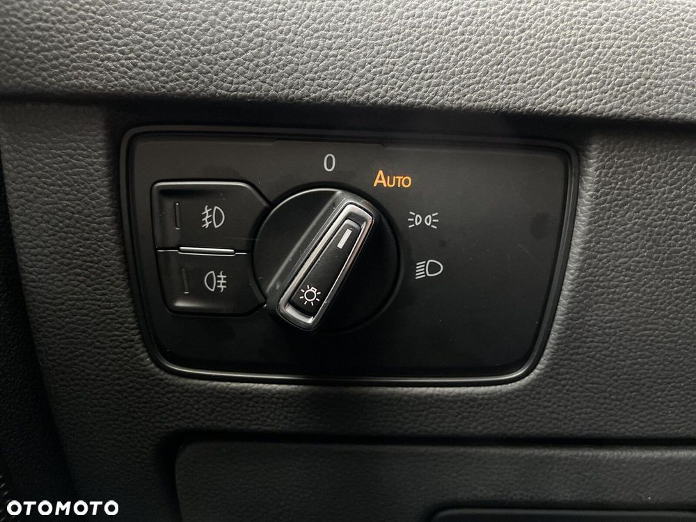 Volkswagen Passat Variant - 32