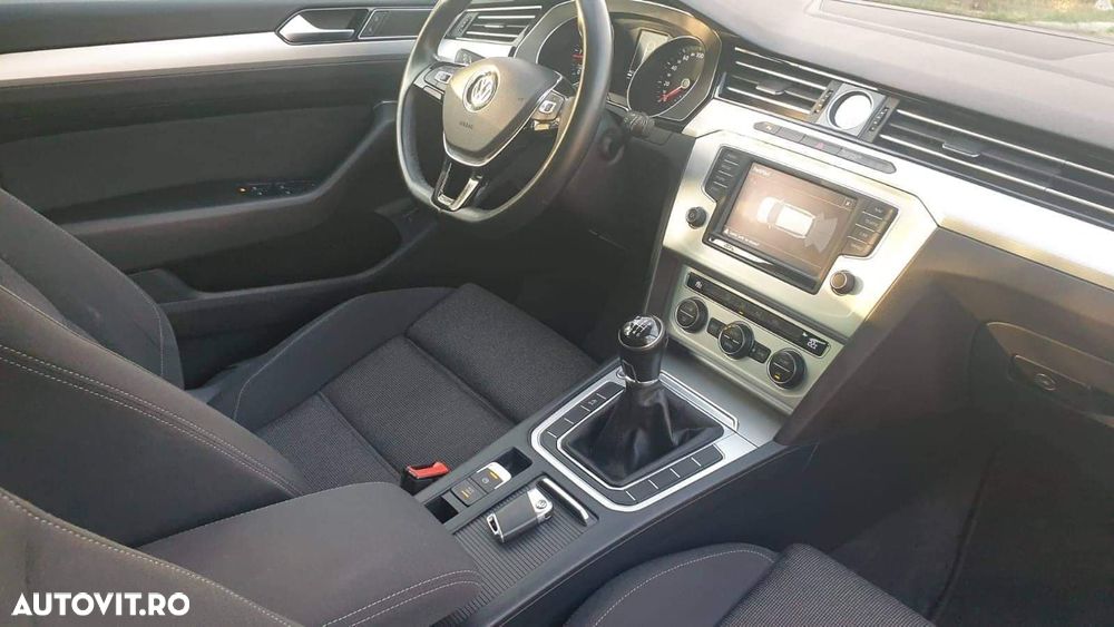 Volkswagen Passat 1.6 TDI (BlueMotion Technology) Comfortline - 9