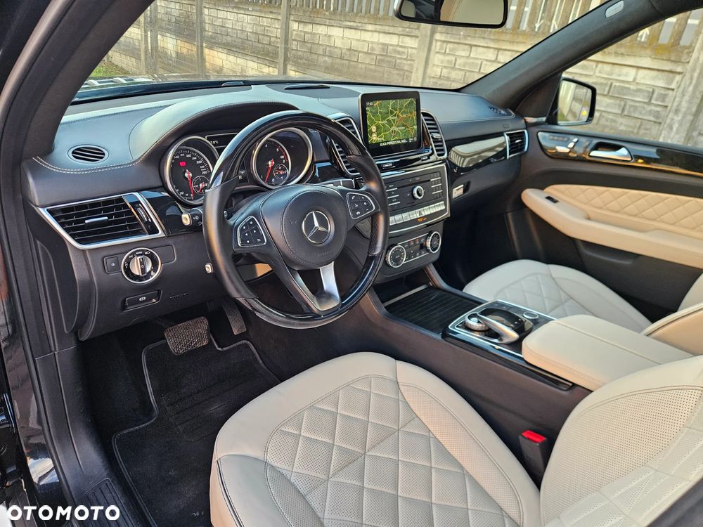 Mercedes-Benz GLS 350 d 4-Matic - 16