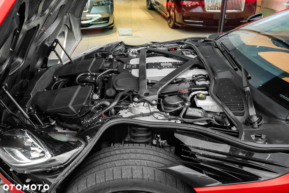 Aston Martin DBS - 36