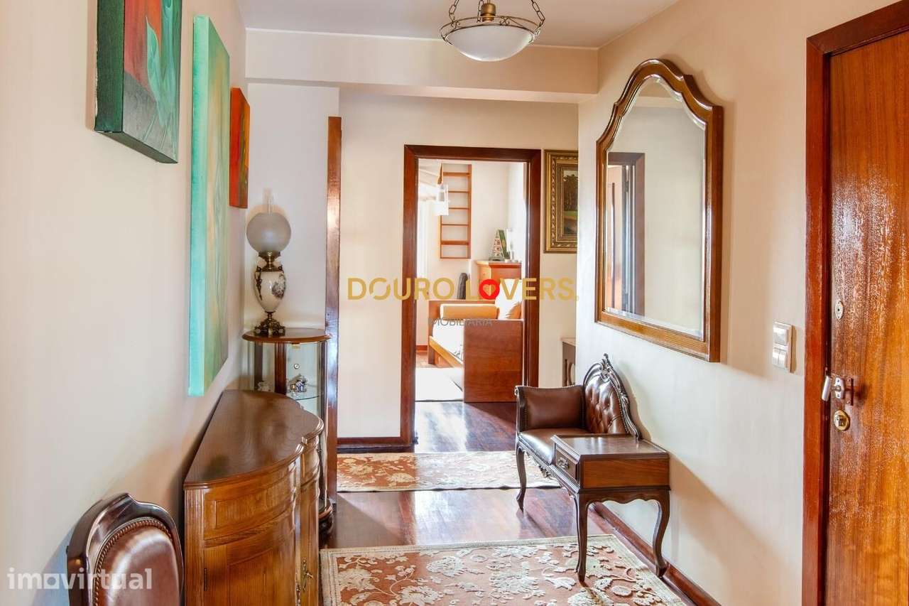 Apartamento T3 com duas varandas, garagem e arrumos em Penafiel - Grande imagem: 2/25