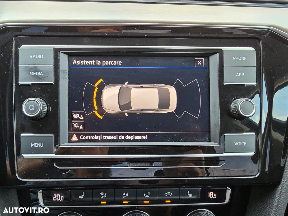 Volkswagen Passat 2.0 TDI DSG Highline - 17