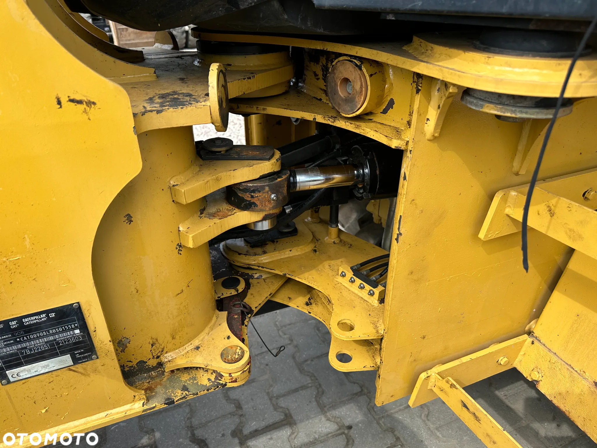 Caterpillar CAT 908 - 12