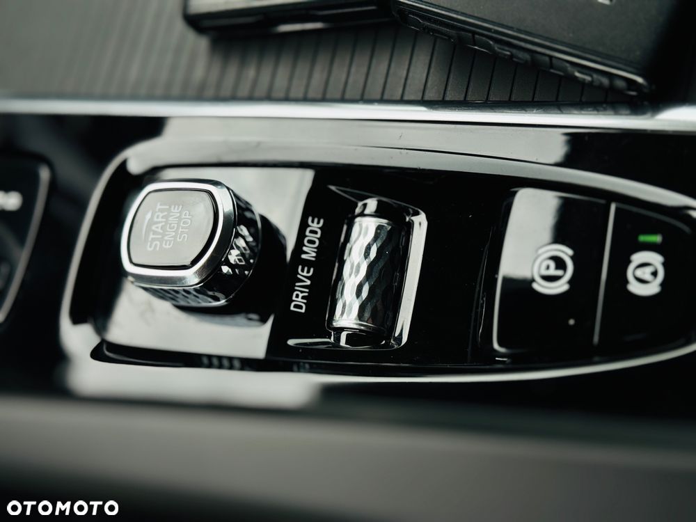 Volvo XC 60 B4 D AWD Geartronic Momentum Pro - 15