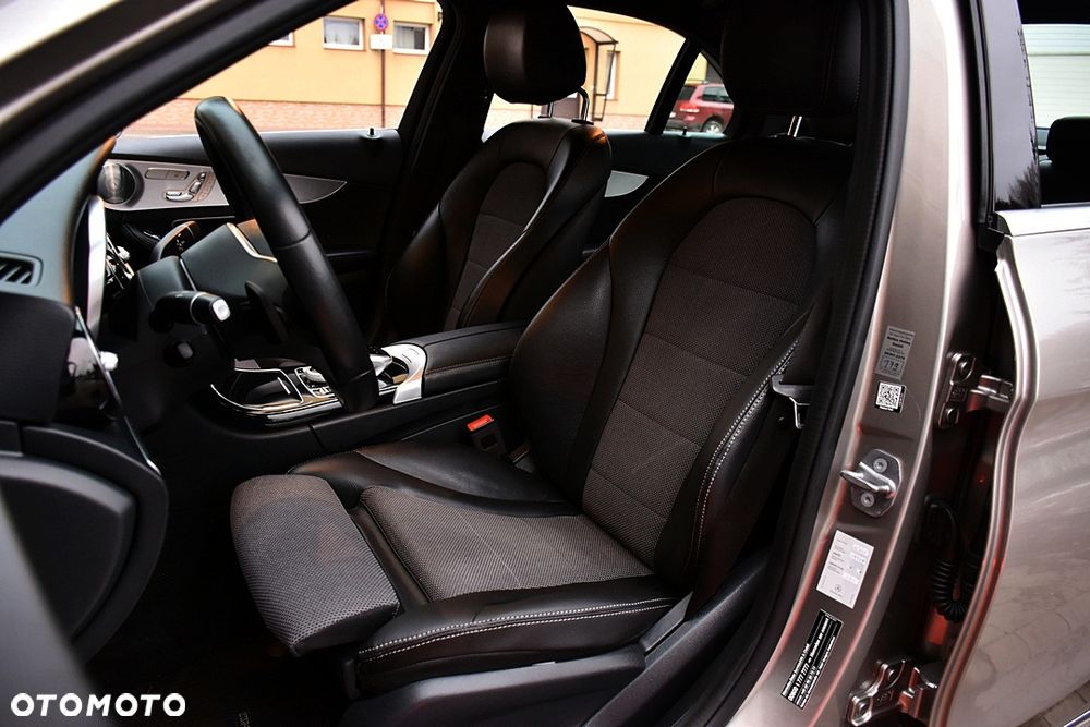 Mercedes-Benz Klasa C 300 9G-TRONIC Exclusive - 8