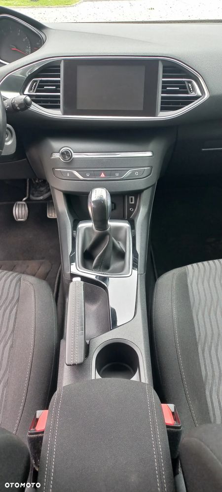 Peugeot 308 1.2 PureTech Business Line S&S - 13