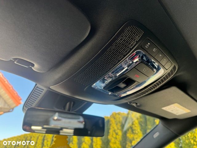 Mercedes-Benz GLA - 25