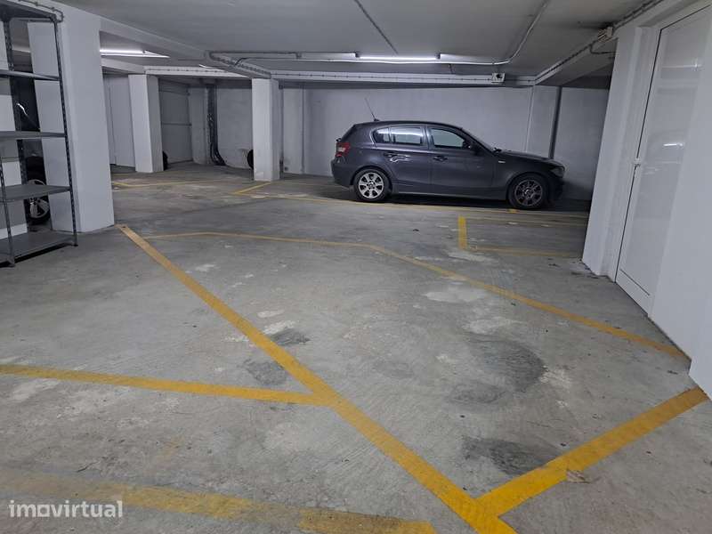 Parqueamento no CENTRO de Torres Vedras! - Grande imagem: 2/24