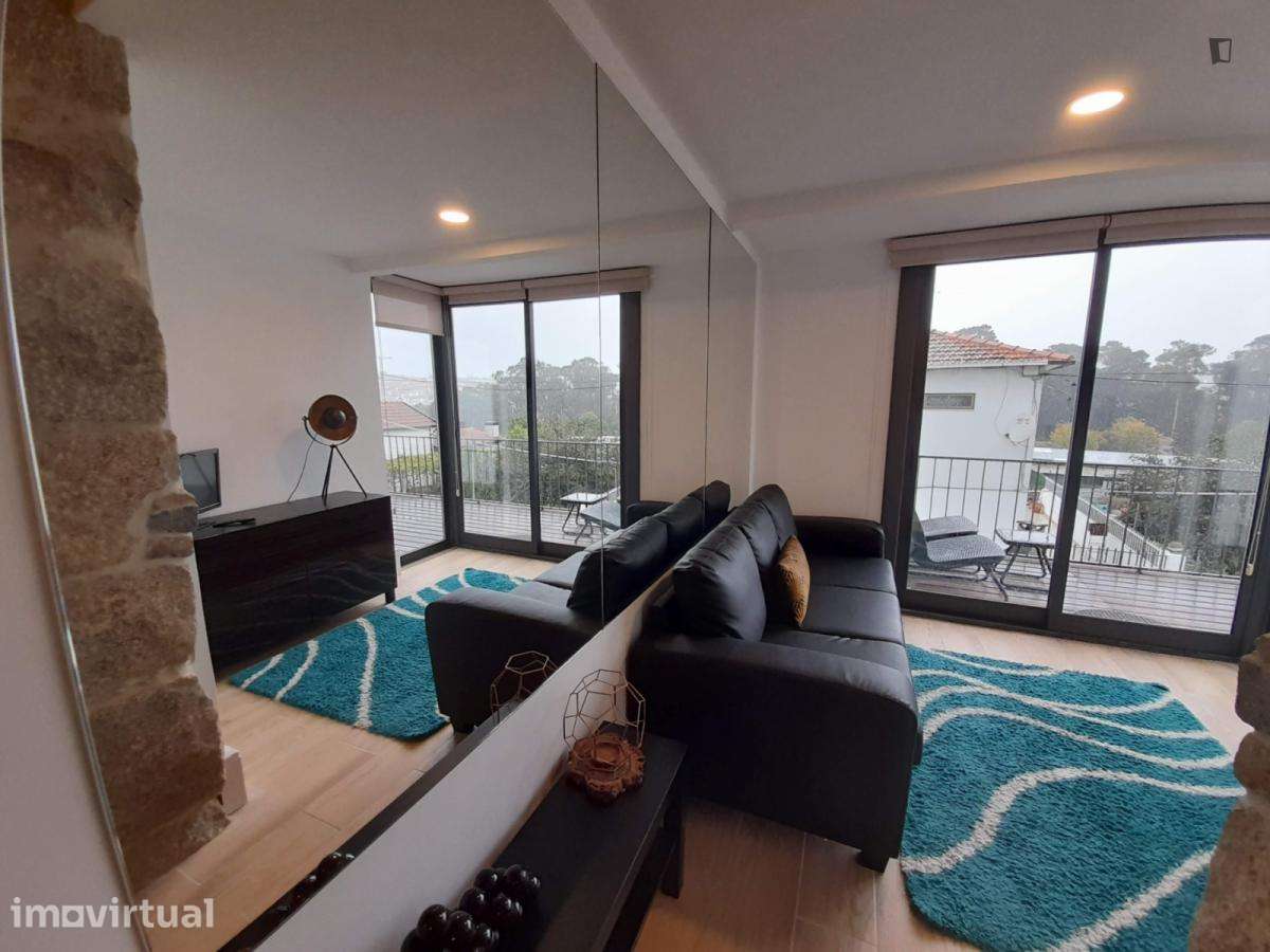 Apartamento com 3 quartos - localizado em Santa Marinha Porto - Grande imagem: 3/15