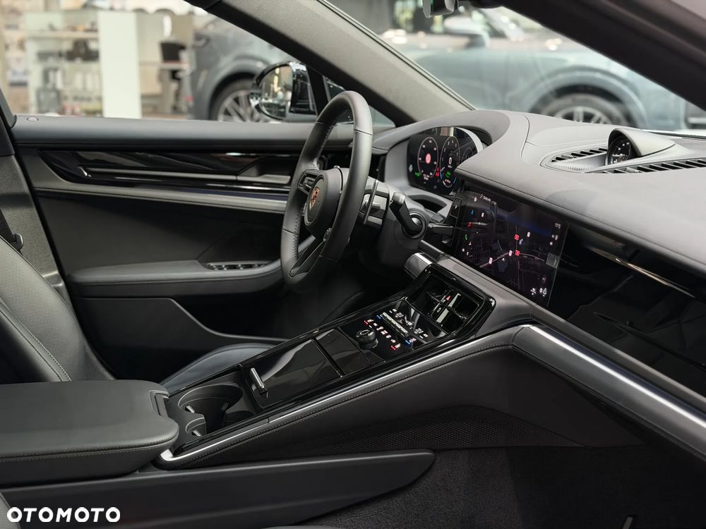 Porsche Panamera - 24