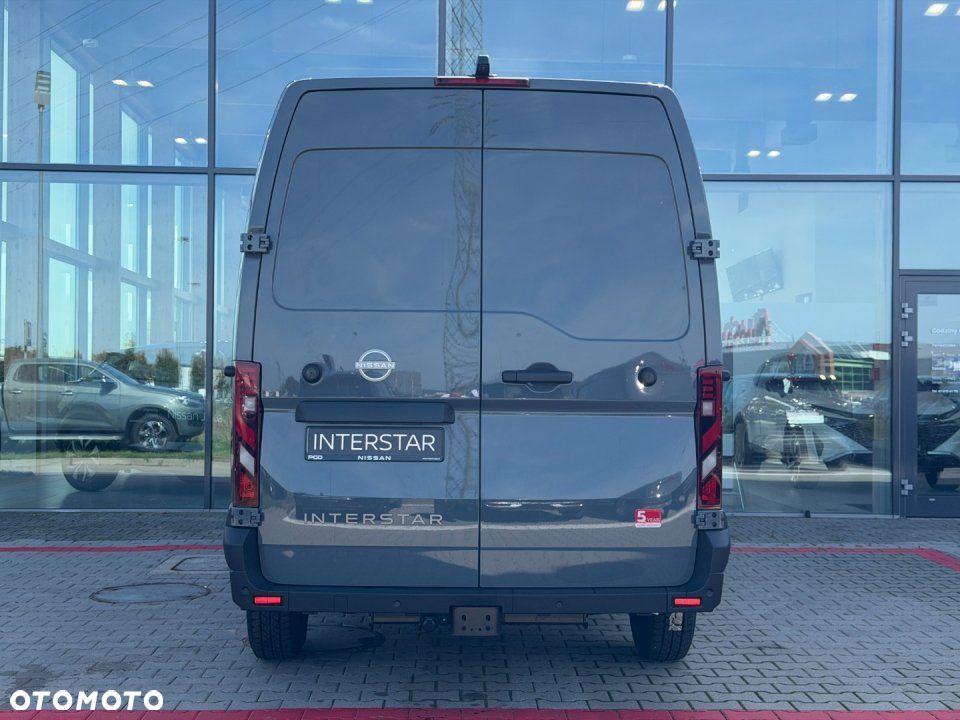 Nissan Interstar - 5