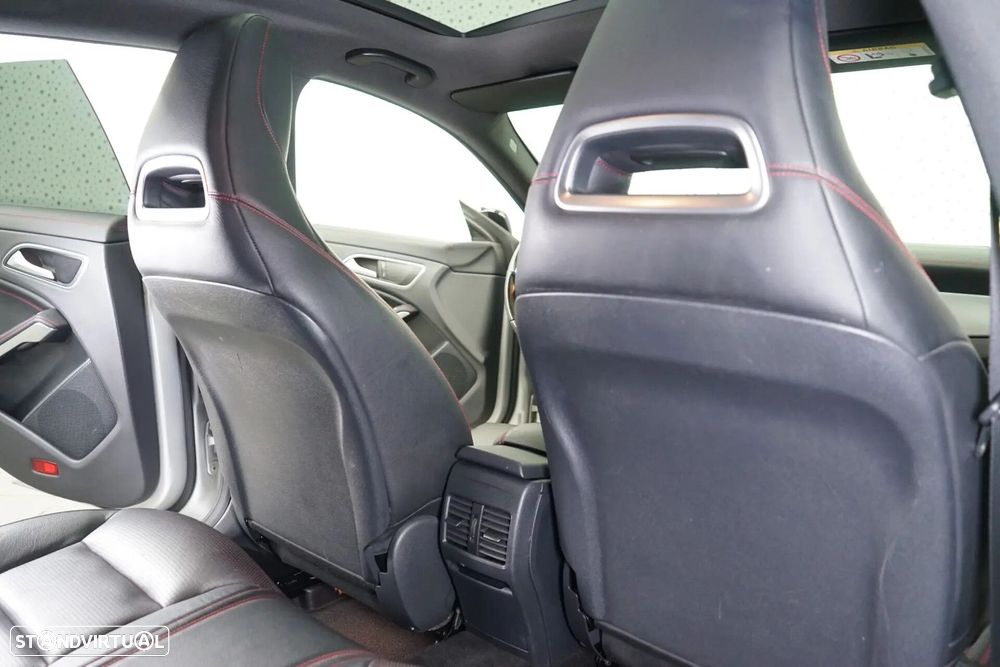 Mercedes-Benz CLA 180 d Shooting Brake AMG Line Aut. - 42