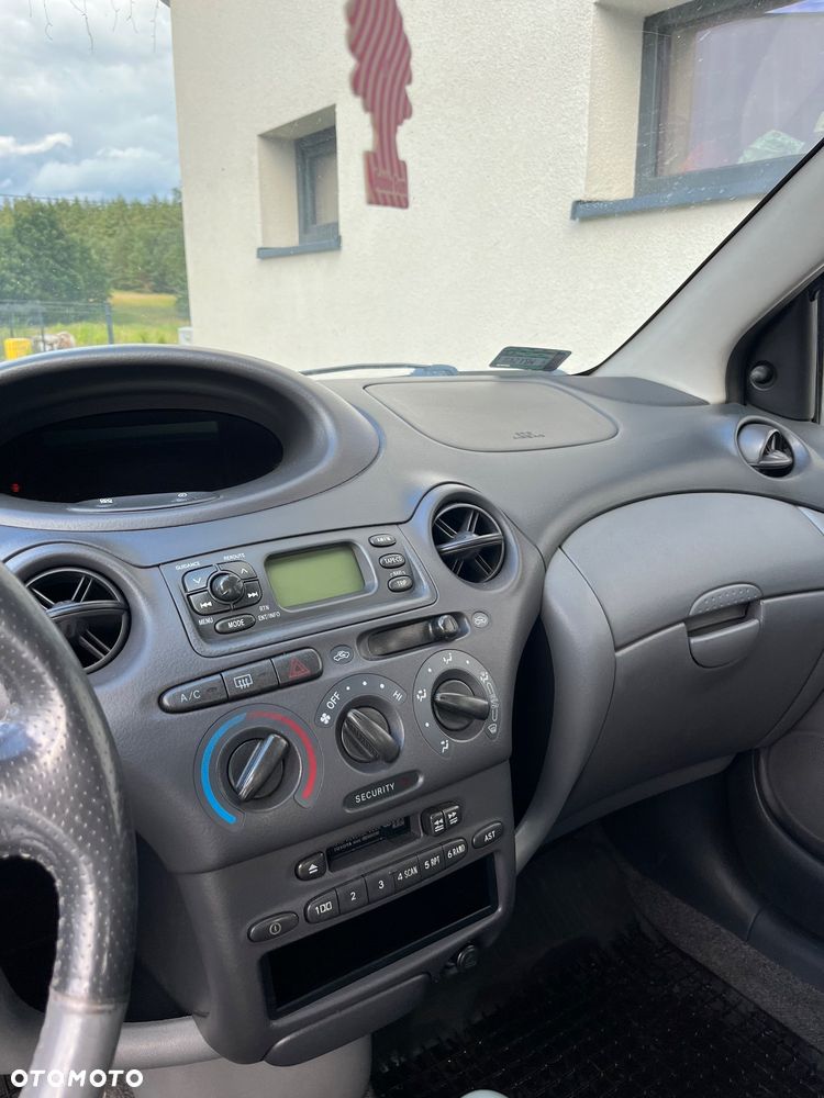 Toyota Yaris - 14