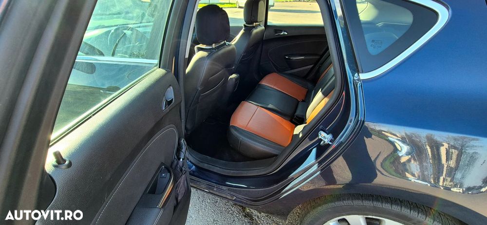 Opel Astra 1.7 CDTI DPF Cosmo - 11