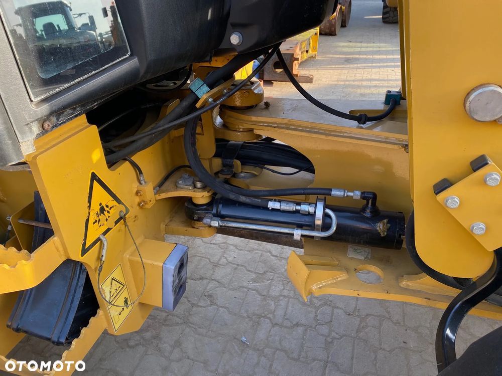 Caterpillar CAT 908H2, 6200 MTH, ŁYŻKA OTWIERANA + WIDŁY, z NIEMIEC, - 21
