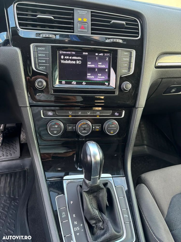 Volkswagen Golf 2.0 TDI DPF BMT DSG Comfortline - 18