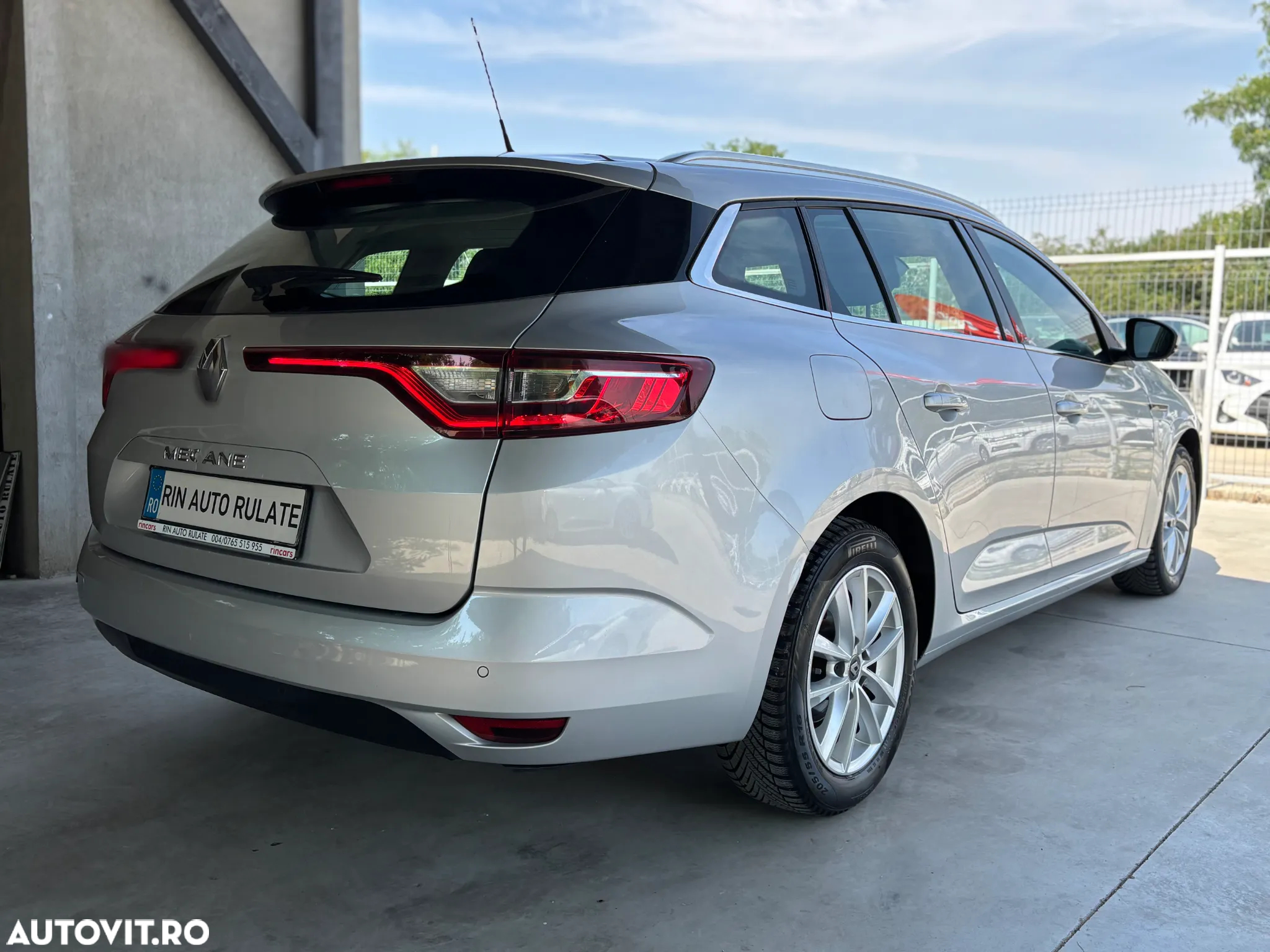 Renault Megane BLUE dCi 115 EDC BUSINESS EDITION - 9
