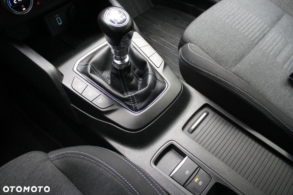 Ford Focus 1.0 EcoBoost Active - 22
