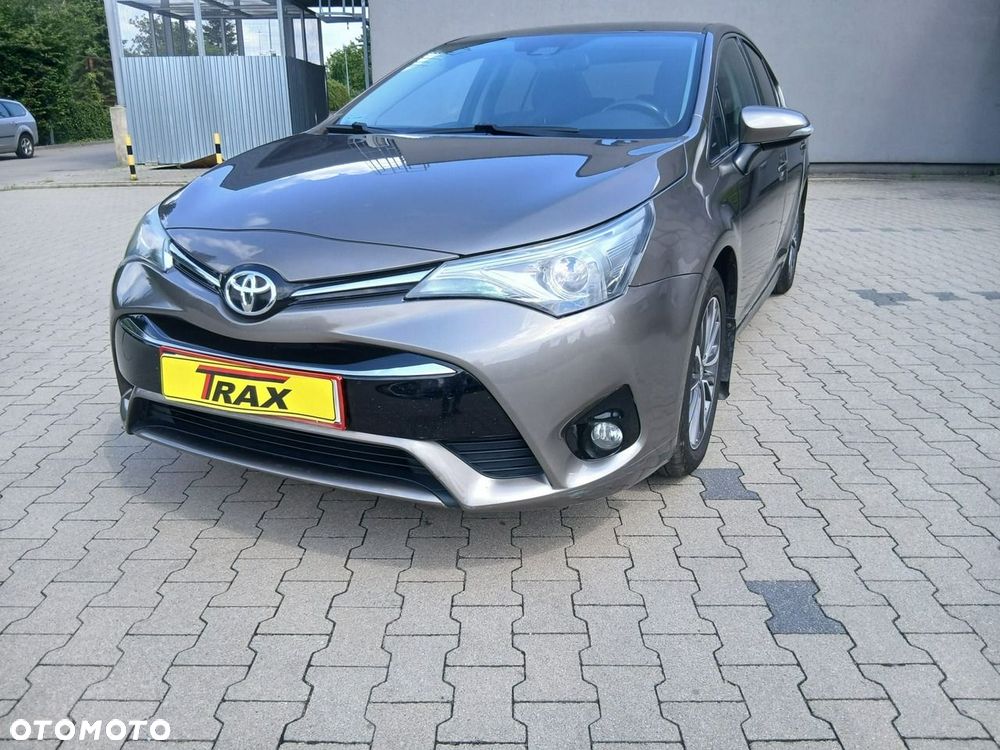 Toyota Avensis 1.8 Premium - 3