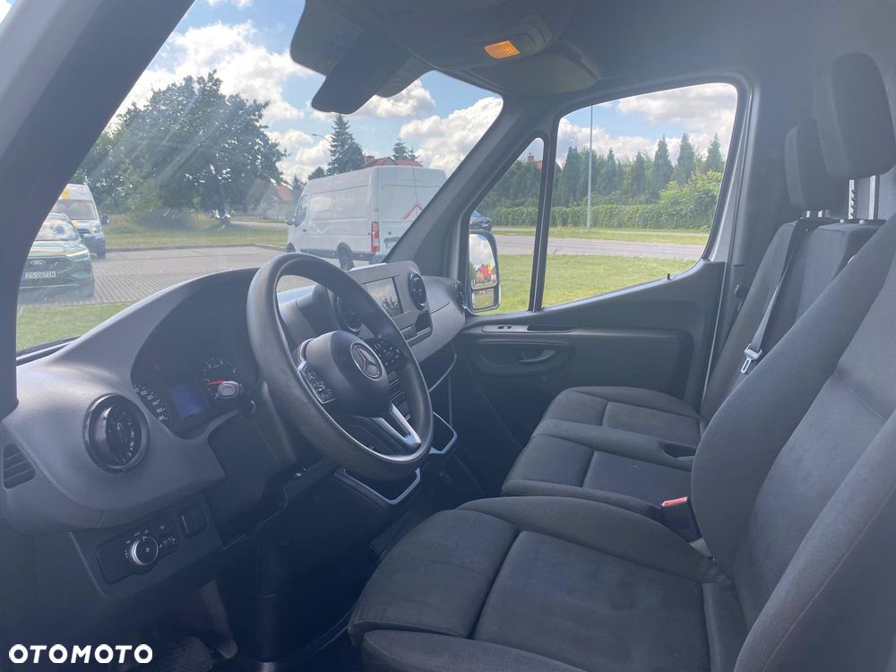 Mercedes-Benz Sprinter - 15